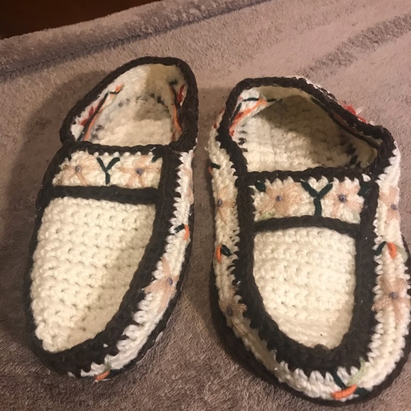 Crochet slippers - Picture 4 of 6
